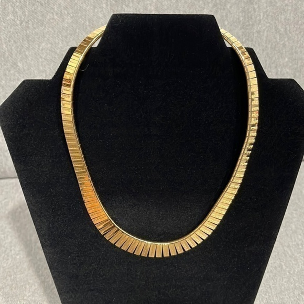 NAPIER :: NECKLACE
